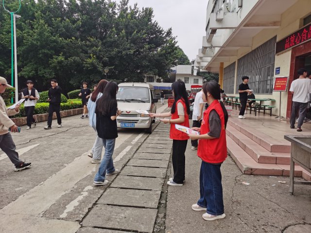 信息工程学院开展“禁烟控烟，净化校园环境”系列活动